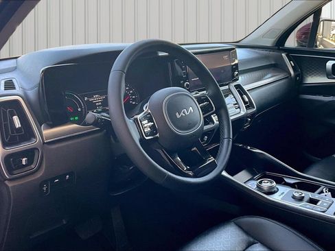 Used 2022 Kia Sorento S FWD image 4