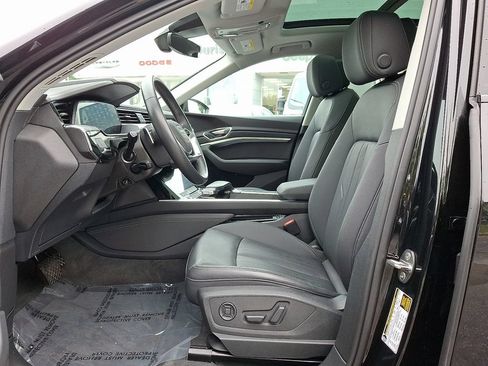 Used 2024 Audi Q8 e-tron Premium AWD/4WD image 14