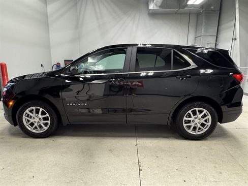 Used 2023 Chevrolet Equinox LT w/ Driver Convenience Package AWD/4WD image 5
