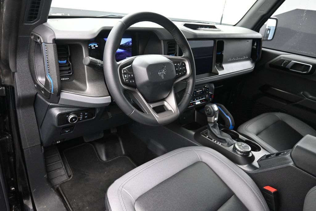 Used 2024 Ford Bronco Black Diamond AWD/4WD image 13
