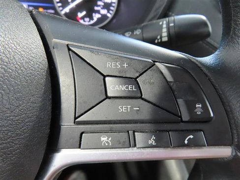 Used 2025 Nissan Sentra SV image 20