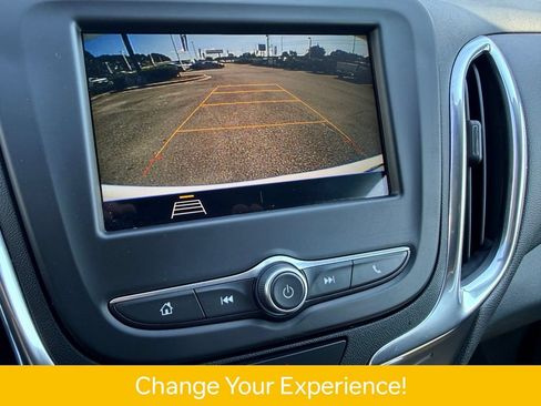 Used 2019 Chevrolet Equinox LT FWD image 8