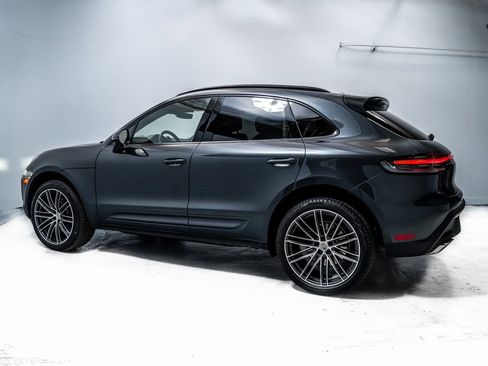 Used 2025 Porsche Macan image 2
