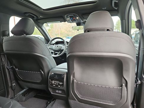 New 2025 Jeep Grand Cherokee L Laredo AWD/4WD image 18