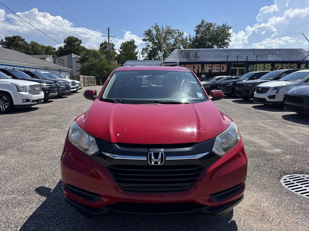 Used 2017 Honda HR-V LX image 2