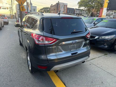 Used 2016 Ford Escape SE w/ Equipment Group 201A image 6