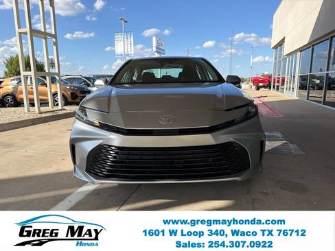 Used 2025 Toyota Camry LE FWD image 9