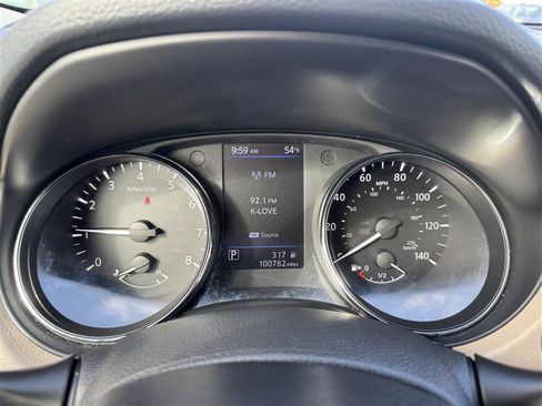 Used 2018 Nissan Rogue SV w/ Sun & Sound Touring Package image 16