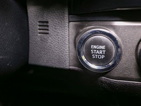 Used 2017 Toyota Tacoma TRD Sport image 31