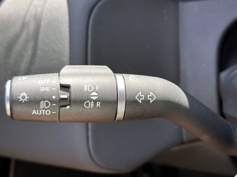 Used 2025 Land Rover Range Rover Velar Dynamic SE AWD/4WD image 33