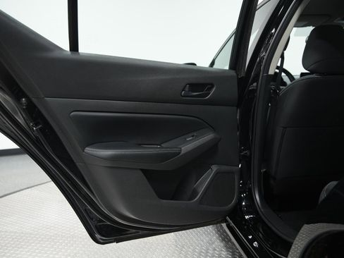 Used 2024 Nissan Altima 2.5 SV image 19