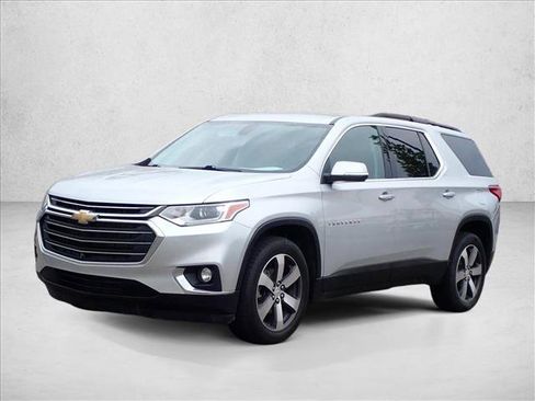 Used 2021 Chevrolet Traverse LT w/ LT Premium Package AWD/4WD image 11