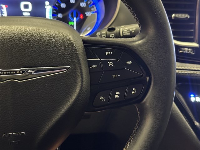 Used 2022 Chrysler Pacifica Touring AWD/4WD image 28