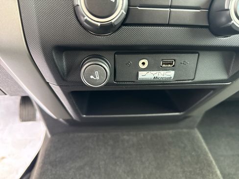 Used 2011 Ford F150 XLT w/ XLT Chrome Pkg image 18