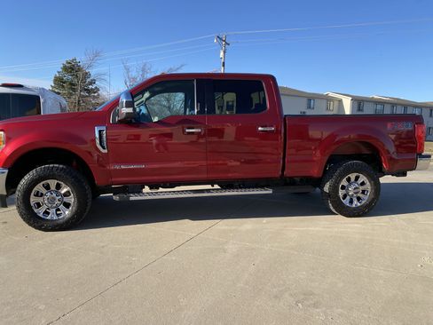 Used 2017 Ford F350 Lariat w/ Chrome Package image 13