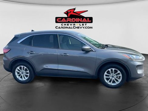 Used 2021 Ford Escape SE FWD image 2