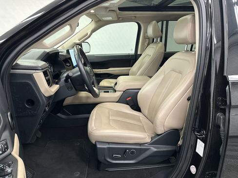 Used 2024 Ford Expedition Max Limited RWD image 9
