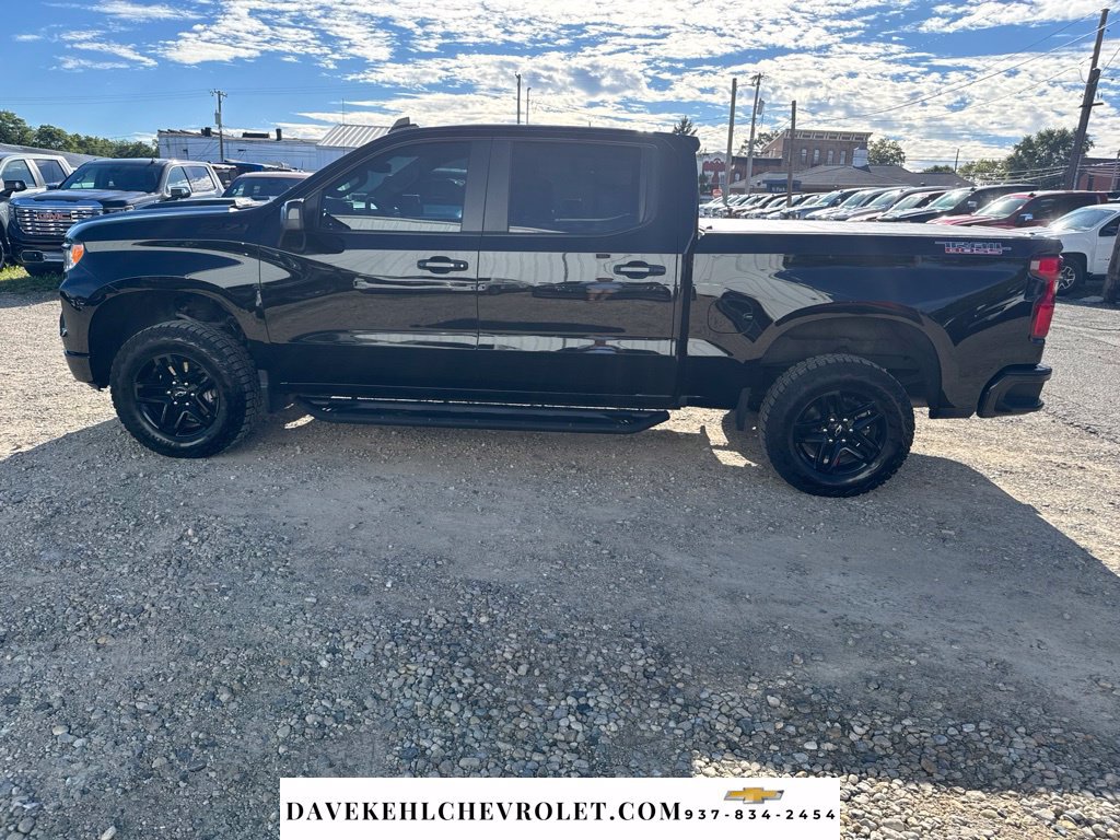 Used 2024 Chevrolet Silverado 1500 LT Trail Boss w/ Convenience Package II AWD/4WD image 3