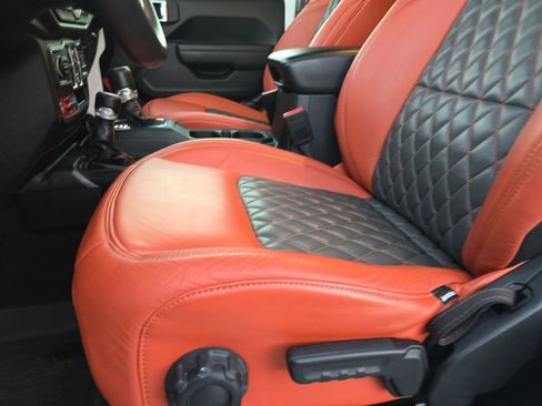 Used 2023 Jeep Gladiator Mojave w/ Trailer Tow Package image 31