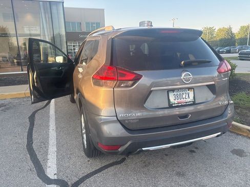 Used 2018 Nissan Rogue SV AWD/4WD image 15