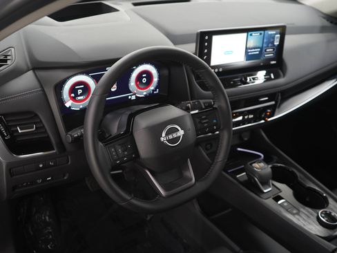 Used 2025 Nissan Rogue SL w/ SL Premium Package AWD/4WD image 21