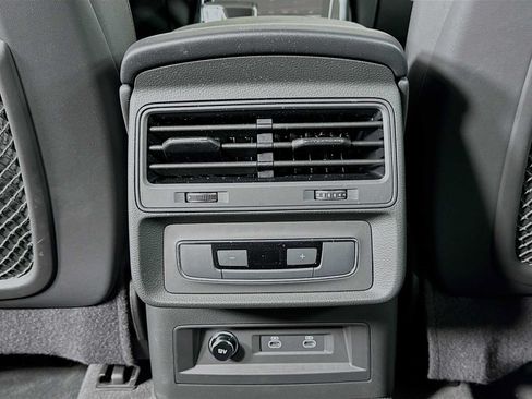 Used 2023 Audi Q7 3.0T Premium Plus w/ Premium Plus Package AWD/4WD image 24