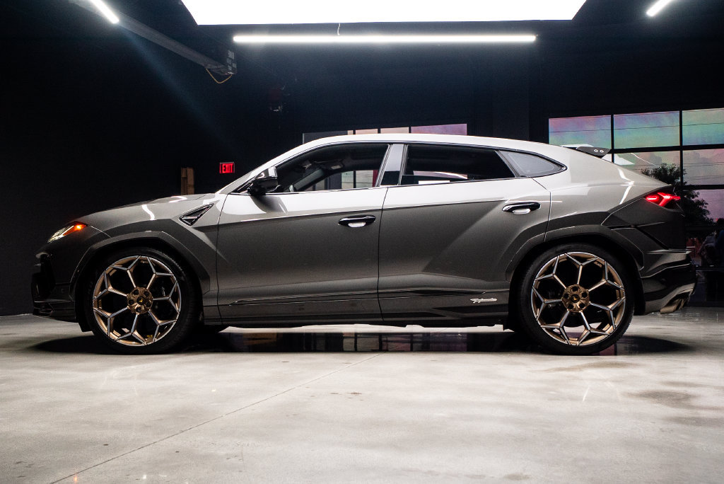 Used 2023 Lamborghini Urus Performante AWD/4WD image 31