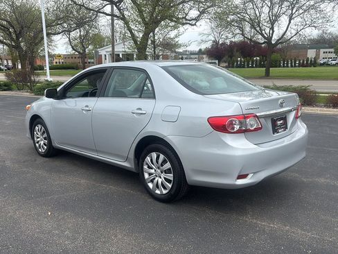 Used 2013 Toyota Corolla LE FWD image 16