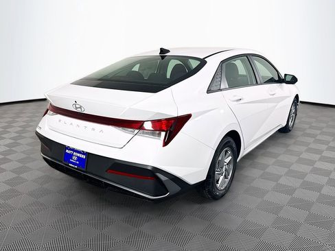 New 2026 Hyundai Elantra SE image 5