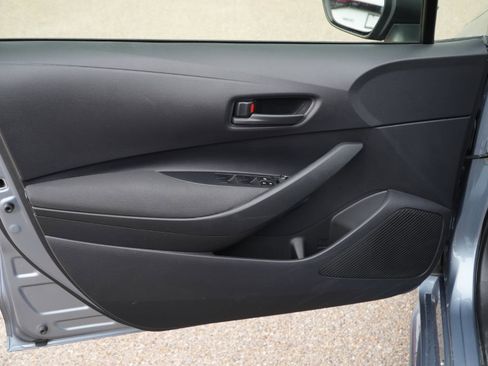 Used 2022 Toyota Corolla LE image 13