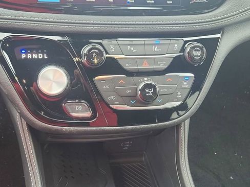 New 2026 Chrysler Pacifica Limited image 12