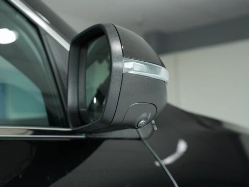 Used 2024 GMC Acadia Denali image 6