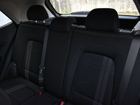 Used 2025 Hyundai Venue SEL FWD image 14