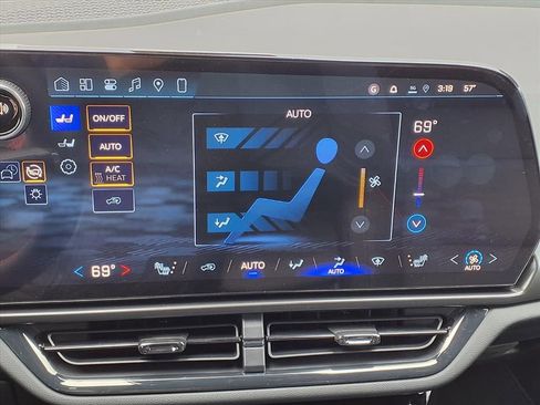 New 2026 Chevrolet Equinox EV RS image 13