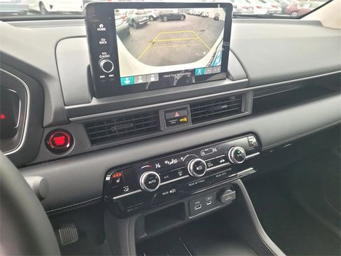 New 2025 Honda Pilot Touring image 9