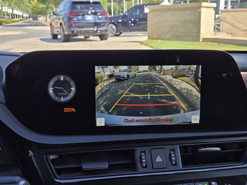 Used 2025 Lexus ES 350 w/ Premium Package FWD image 18