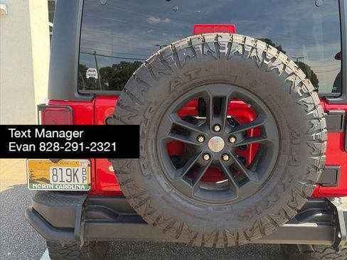 Used 2017 Jeep Wrangler Unlimited Sahara AWD/4WD image 10