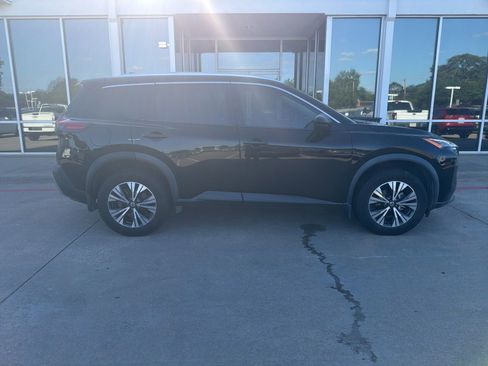 Used 2021 Nissan Rogue SV w/ Premium Package FWD image 5