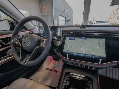 New 2026 Mercedes-Benz E 450 4MATIC Sedan image 19