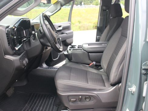 Used 2025 Chevrolet Silverado 1500 LT AWD/4WD image 18