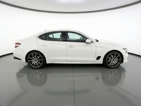 Used 2025 Genesis G70 2.5T AWD/4WD image 11