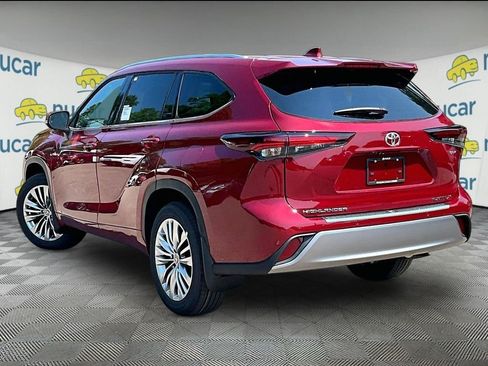 New 2026 Toyota Highlander Platinum AWD/4WD image 5