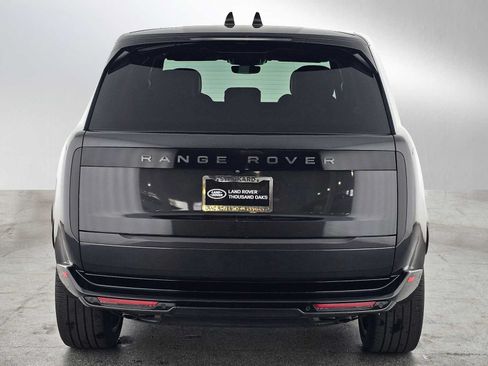 Used 2025 Land Rover Range Rover SE AWD/4WD image 4