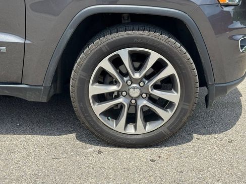 Used 2018 Jeep Grand Cherokee Limited AWD/4WD image 9