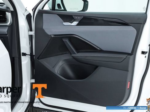 Used 2025 Volkswagen Tiguan SE w/ Panoramic Sunroof Package AWD/4WD image 32