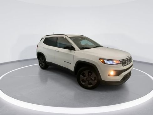 Used 2022 Jeep Compass Latitude AWD/4WD image 6