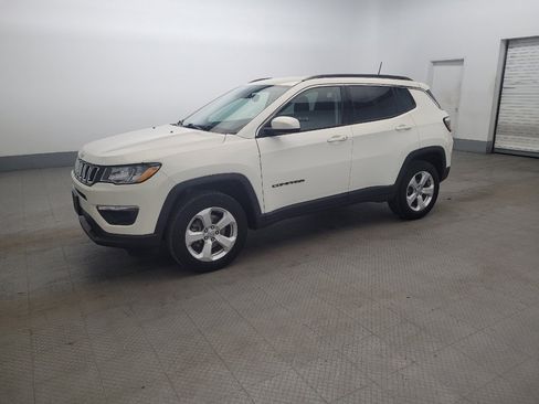 Used 2020 Jeep Compass Latitude AWD/4WD image 2