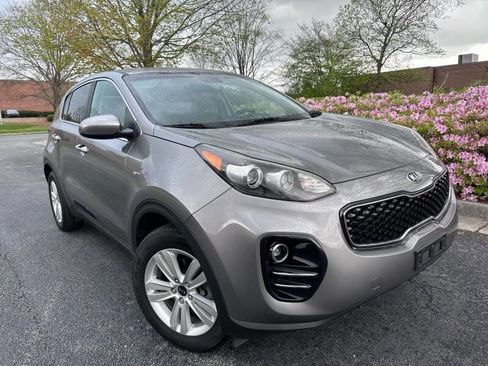 Used 2017 Kia Sportage LX image 2
