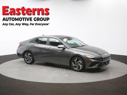 Used 2024 Hyundai Elantra Limited FWD image 50