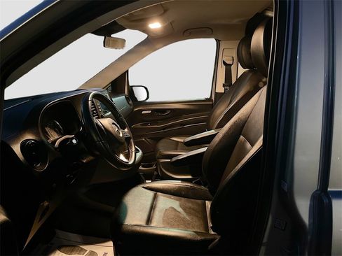 Used 2023 Mercedes-Benz Metris image 21